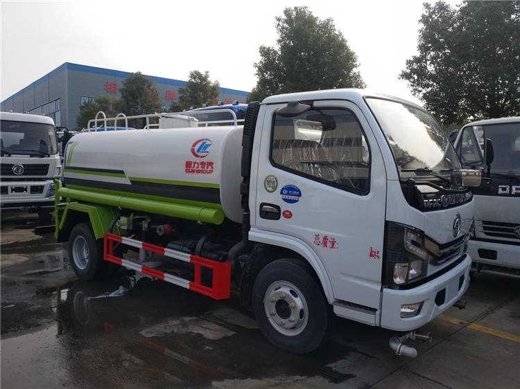 國六東風多利卡2立方灑水車